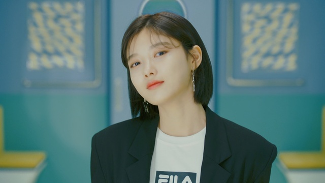 Video Reference: Hair, Face, Chin, Hairstyle, Forehead, Lip, Photography, Jaw, Black hair