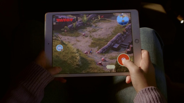 Video Reference: Electronics, Screen, Technology, Electronic device, Games, Gadget, Hand, Tablet computer, Recreation, Pc game