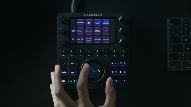 Video Reference: Electronics, Technology, Electronic device, Gadget, Finger, Hand, Multimedia, Audio equipment