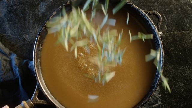 Video Reference: Dish, Food, Cuisine, Gravy, Bouillon, Ingredient, Broth, Soup, Stock, Caldo de pollo