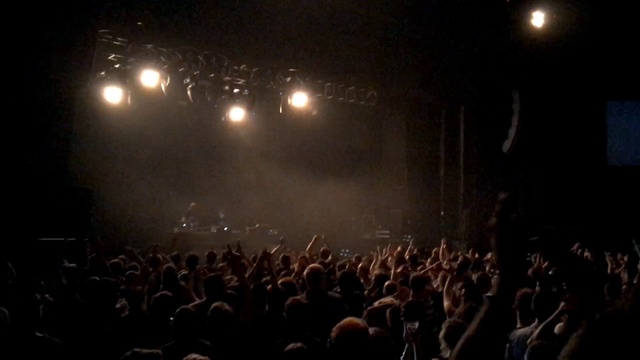 Video Reference: Performance, Entertainment, Rock concert, Crowd, Concert, Performing arts, Event, Public event, Audience, Stage