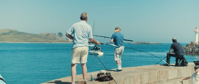 Video Reference: sea, water, vacation, leisure, sky, tourism, recreation, male, fun, ocean