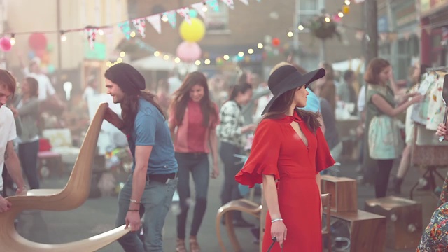 Video Reference: People, Snapshot, Youth, Fun, Street, Event, Leisure, Vacation, Crowd, Photography