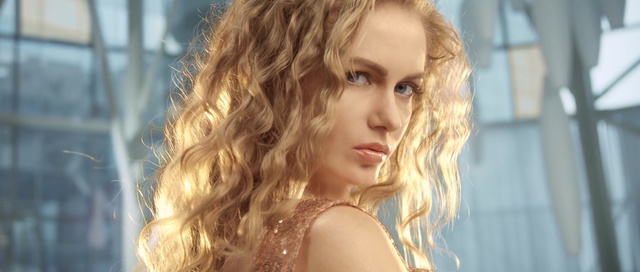 Video Reference: hair, blond, human hair color, beauty, hairstyle, girl, long hair, hair coloring, brown hair, layered hair, Person