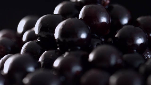 Video Reference: grape, fruit, berry, currant, grapes, food, bunch, healthy
