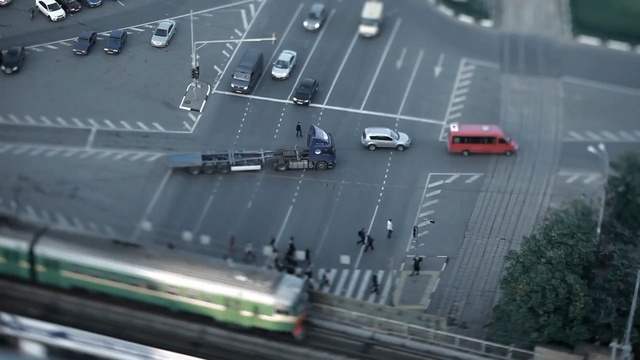 Video Reference: intersection, expressway, city, road