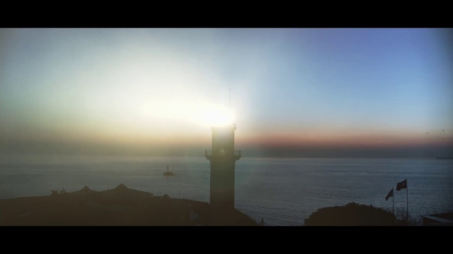 Video Reference: Sky, Horizon, Sea, Atmospheric phenomenon, Sunrise, Morning, Calm, Atmosphere, Sunset, Cloud