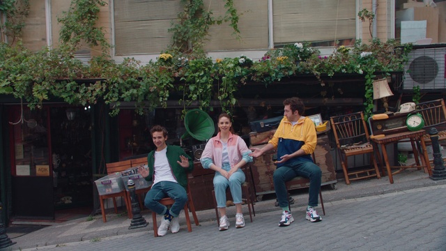 Video Reference: Neighbourhood, Leisure, Fun, Tree, Street, Pedestrian, Recreation, Walking, Road