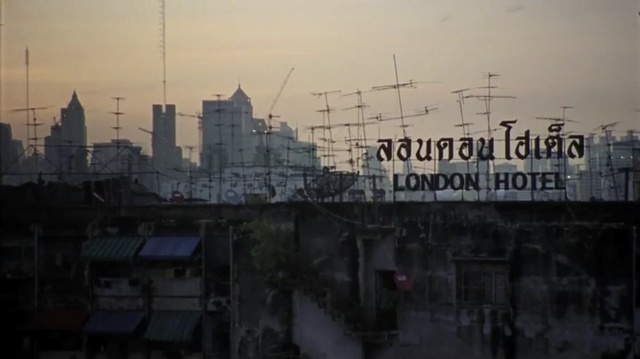 Video Reference: Metropolitan area, Urban area, Metropolis, Atmospheric phenomenon, City, Morning, Cityscape, Sky, Architecture, Skyline, Person