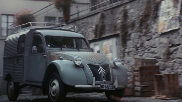 Video Reference: Land vehicle, Vehicle, Car, Motor vehicle, Mode of transport, Transport, Classic car, Light commercial vehicle, Automotive design, Classic