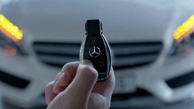 Video Reference: Automotive design, Vehicle, Car, Bumper, Automotive exterior, Luxury vehicle, Technology, Hood, Headlamp, Auto part