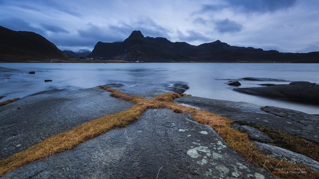 Video Reference: loch, sky, shore, coast, sea, water, cloud, reflection, coastal and oceanic landforms, highland