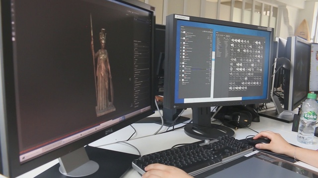 Video Reference: technology, electronic device, desktop computer, personal computer, computer hardware, display device, computer monitor, computer, desk, multimedia