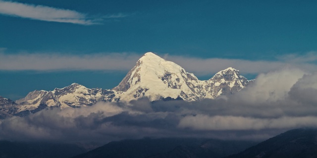 Video Reference: Mountainous landforms, Mountain, Sky, Mountain range, Cloud, Ridge, Alps, Massif, Summit, Highland