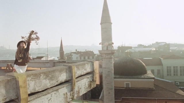 Video Reference: Atmospheric phenomenon, Mosque, Holy places, Haze, Khanqah, Place of worship, Steeple, Building, Historic site, Spire