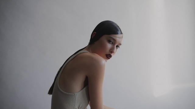 Video Reference: Shoulder, Skin, Joint, Arm, Headpiece, Headgear, Photography, Hand, Model, Neck