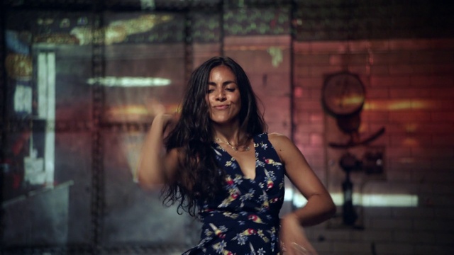 Video Reference: Hair, Face, Beauty, Yellow, Smile, Long hair, Fashion, Black hair, Photography, Flash photography