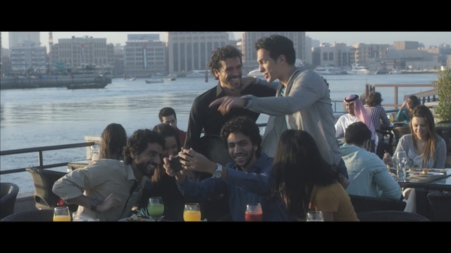 Video Reference: water, crowd, fun, interaction, screenshot, tourism, recreation, Person