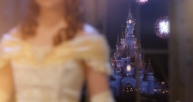 Video Reference: Landmark, Light, Architecture, Night, Tree, City, World, Spire, Recreation, Tower, Person