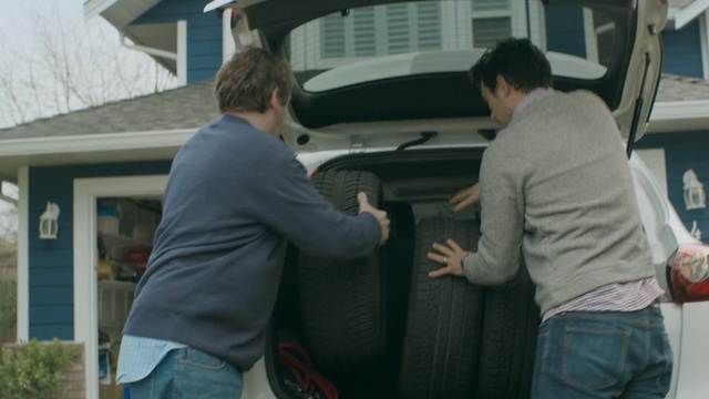 Video Reference: car, land vehicle, vehicle, motor vehicle, luxury vehicle, vehicle door, family car, automotive exterior, technology, window
