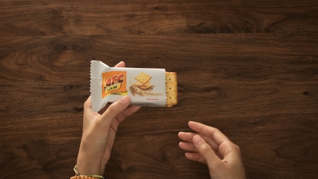 Video Reference: wood, hand, finger, wood stain, Person