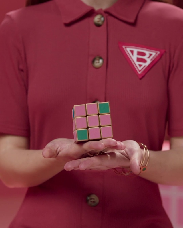 Video Reference: Rubiks cube, Toy, Pink, Puzzle, Mechanical puzzle, Finger, Sleeve, Magenta