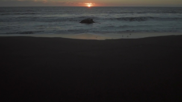 Video Reference: Horizon, Sea, Ocean, Sky, Wave, Shore, Beach, Coast, Wind wave, Water