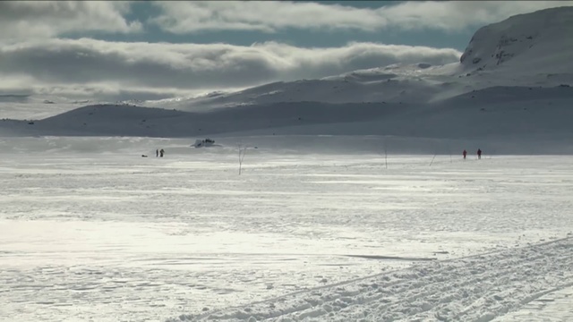 Video Reference: Snow, Sky, Winter, Piste, Cloud, Geological phenomenon, Atmosphere, Landscape, Ocean, Slope