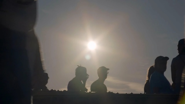 Video Reference: sky, sun, light, atmosphere, sunrise, morning, sunlight, evening, shadow, backlighting