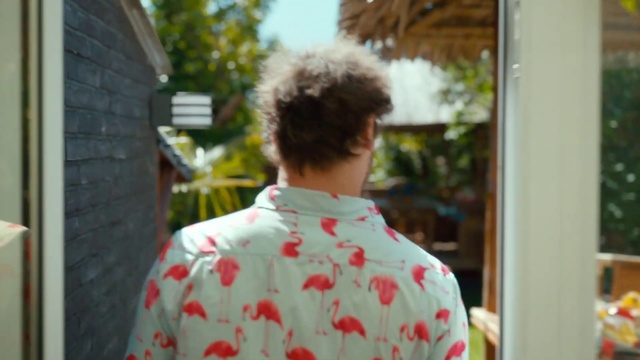 Video Reference: Hair, Photograph, Shoulder, Hairstyle, Textile, Costume, Temple