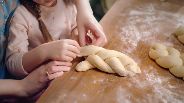Video Reference: Dough, Baking, Hand, Food, Varenyky, Cuisine, Dish, Bread, Nail, Bun