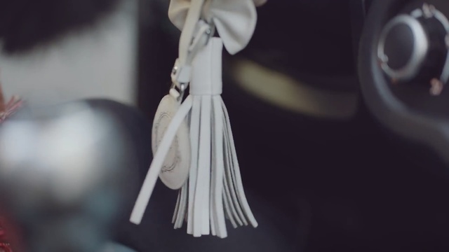 Video Reference: White, Black-and-white, Dress, Monochrome photography, Photography, Figurine, Monochrome, Style