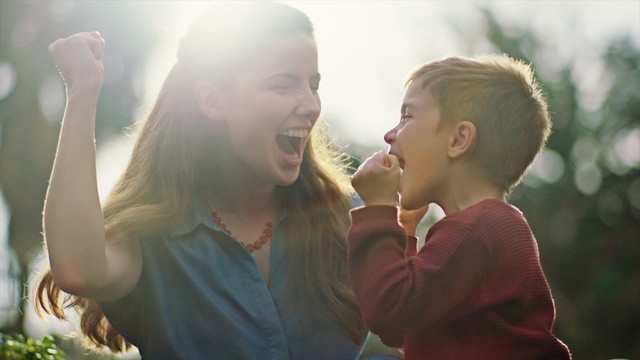 Video Reference: Photograph, Love, Romance, Forehead, Happy, Fun, Gesture, Interaction, Blond, Photography