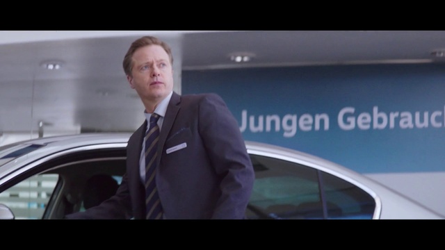 Video Reference: Vehicle door, Automotive design, Vehicle, Personal luxury car, Mid-size car, Luxury vehicle, Automotive exterior, Mode of transport, Executive car, Car