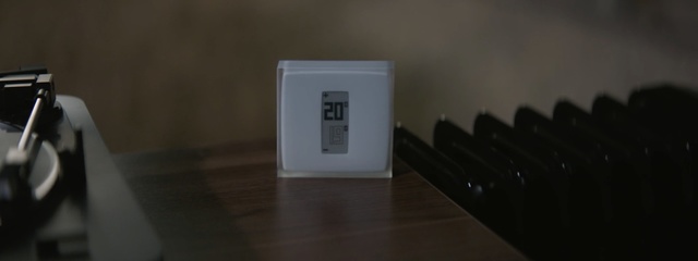 Video Reference: Electronics, Technology, Electronic device, Electronic component, Switch, Power plugs and sockets, Person