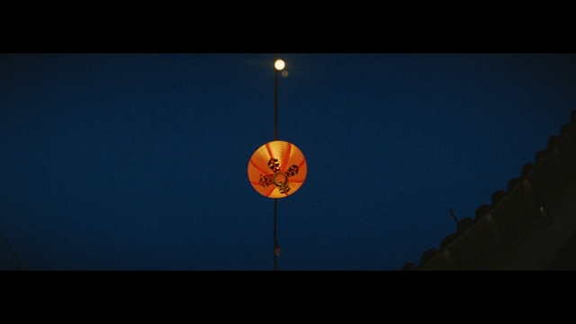 Video Reference: balloon, aircraft, craft, vehicle, air, sport, hot air, hot, sky