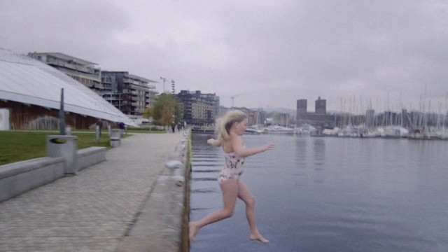 Video Reference: Photograph, Water, Leg, Fun, Vacation, Waterway, Photography, Architecture, Barefoot, City