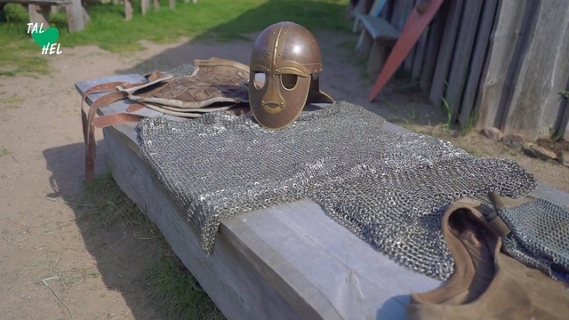 Video Reference: Sculpture, Art, Person, Outdoor, Table, Grass, Chair, Sitting, Bench, Picnic, Cat, Small, Park, Helmet, Wooden, Sidewalk, Standing, Bird, Eating, Old, Man, Bowl, Statue, Young, Laying, Woman, Sleeping, Hat, Elephant, White, Umbrella, Ground, Human face, Cement