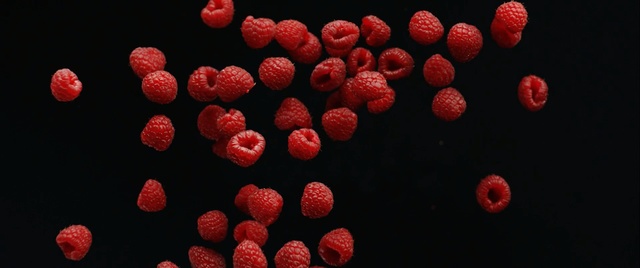 Video Reference: Berry, Red, Raspberry, Fruit, Frutti di bosco, Food, Superfruit, Plant, Natural foods, Superfood, Tree, Sitting, Table, Cake, Snow, Covered, Tower, Group, Display, Standing, Field, Litchi, Strawberry, Strawberries, Alpine strawberry