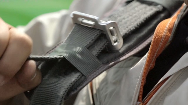 Video Reference: Bag, Zipper, Baggage, Fashion accessory, Hand luggage