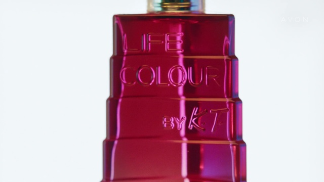 Video Reference: Perfume, Magenta, Pink, Violet, Product, Cosmetics, Purple, Material property, Bottle, Liqueur