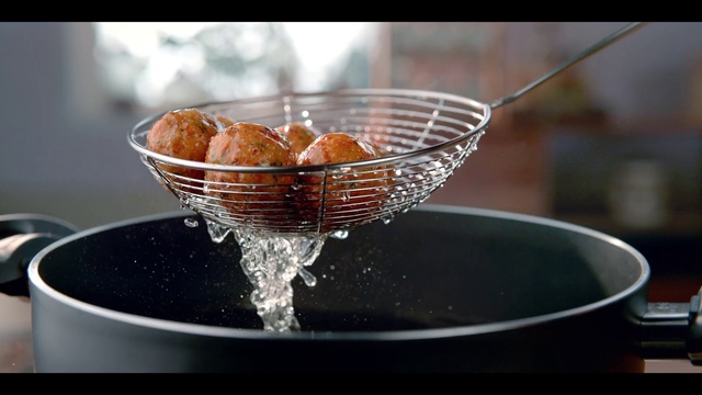 Video Reference: Food, Dish, Cuisine, Ingredient, Bowl, Recipe, Dessert, Vegetarian food, Produce, Side dish, Indoor, Table, Kitchenware, Cup, Sitting, Strainer, Plate, Small, Filled, Black, Counter, Pot, Close, Wooden, Glass, Soup, Silver, Pan, Kitchen, Cake, Stove, Coffee, Chocolate, Delicious, Drink