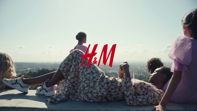 Video Reference: Sitting, Travel, Fun, Leisure, Adaptation, Photography, Tourism