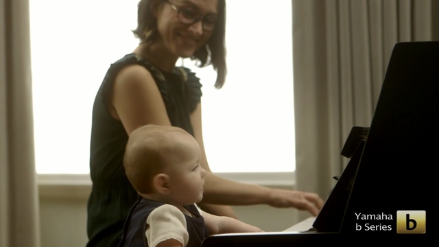 Video Reference: shoulder, girl, electronic device, technology, joint