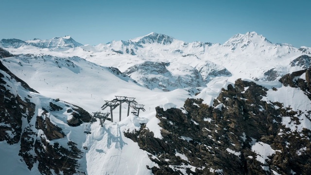 Video Reference: Mountainous landforms, Mountain, Mountain range, Hill station, Snow, Geological phenomenon, Glacial landform, Massif, Ridge, Alps