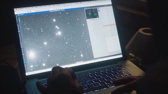 Video Reference: Laptop, Netbook, Electronic device, Technology, Screen, Display device, Computer, Personal computer, Gadget, Computer hardware