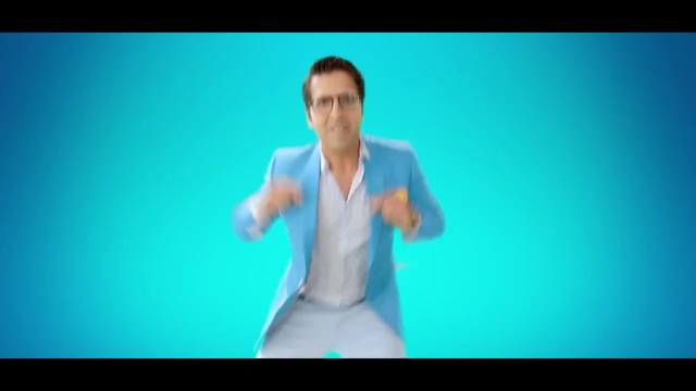 Video Reference: blue, shoulder, joint, standing, hand, finger, arm, muscle, human, thumb, Person
