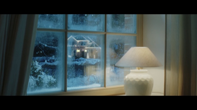 Video Reference: Lighting, Glass, Window, Room, Transparent material, Interior design, Architecture, Lighting accessory, House, Light fixture