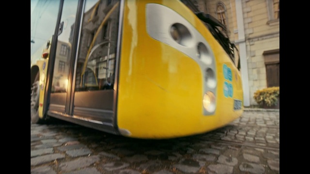 Video Reference: Train, Car, Vehicle, Automotive lighting, Motor vehicle, Automotive design, Rolling stock, Automotive exterior, Rolling, Track