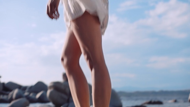 Video Reference: Bikini, Clothing, Human leg, Leg, Swimwear, Beauty, Blond, Thigh, Model, Undergarment